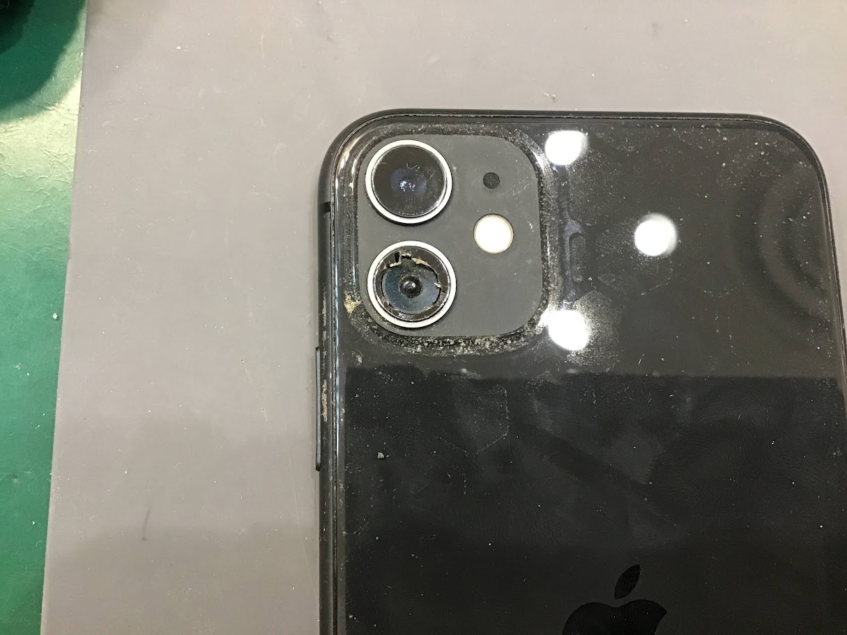 iPhone11のカメラガラス修理ならデータそのまま修理可能なスマホ修理工房セレオ甲府店へ！